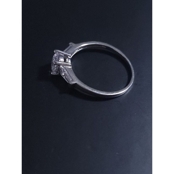 Sterling Silver and Cubic Zirconia Ring Size 8 - Picture 4 of 5